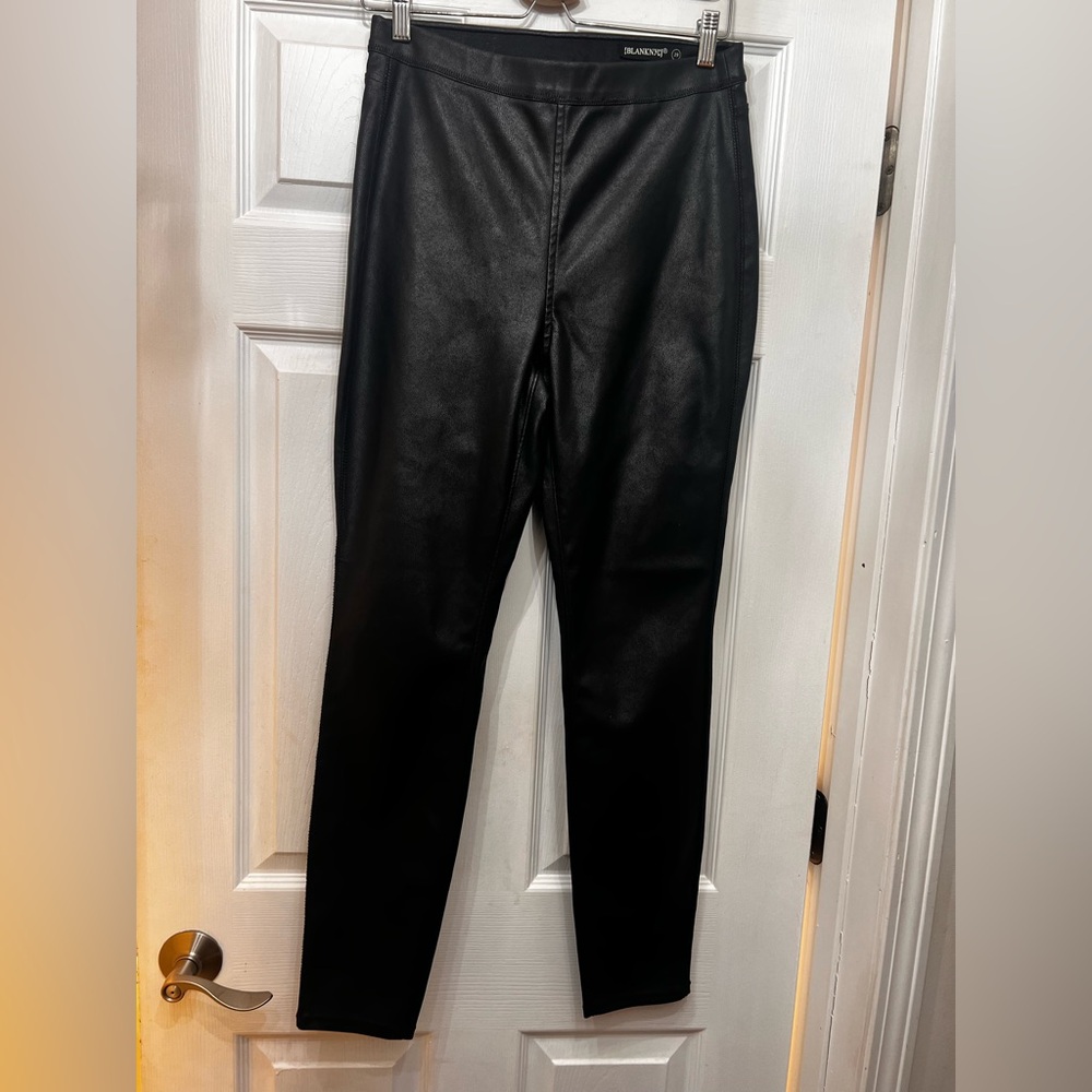 BLANKNYC Black Faux Leather Straight Leg Leggings Pants Women's Size 29 Stretch